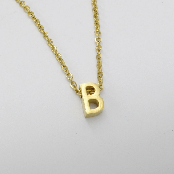 Initial B 18k gold plated initial necklace - Picture 2 of 5